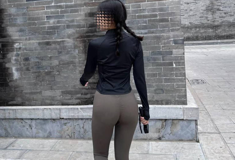  抓住机会开发了堂姐的处女地爆操了堂姐屁眼两次